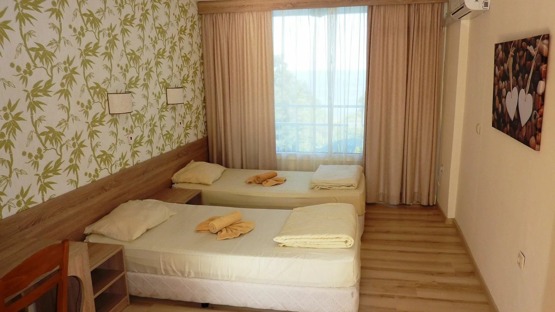 Hotel Zarya Golden Sands 2*,